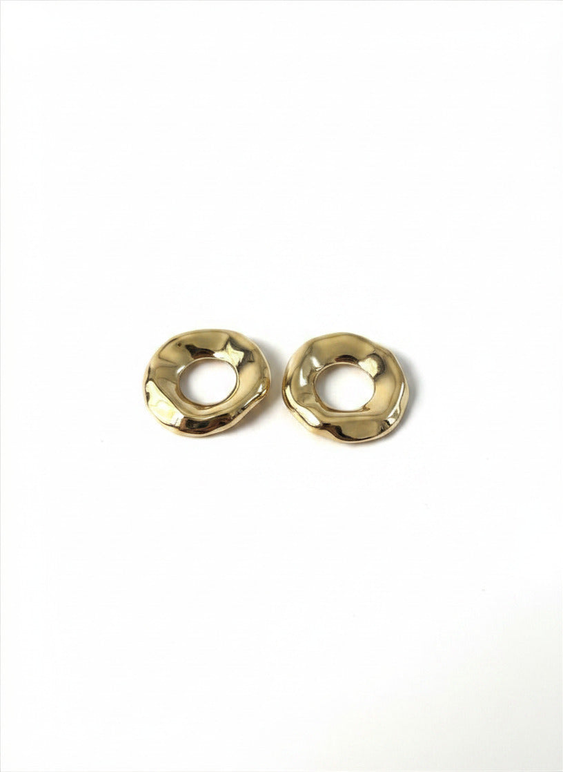 Molten O Studs