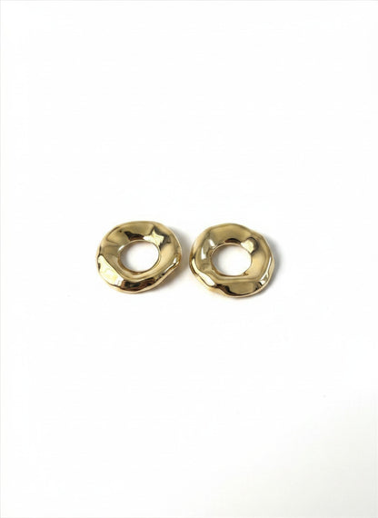 Molten O Studs